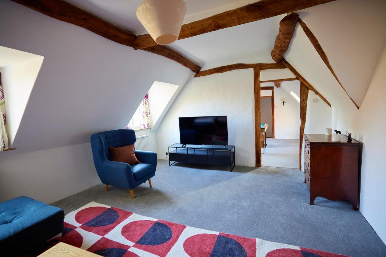 The Royal Retreat -elegant 7bdr With Garden